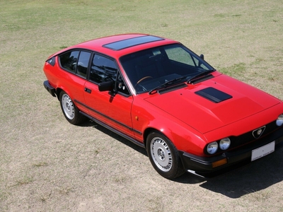 1985 alfa romeo alfetta gtv6 5 sp manual 2d coupe