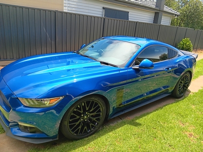 2017 ford mustang fm my17 fastback gt 5.0 v8 l 2d coupe