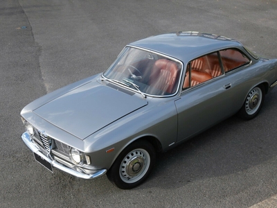 1965 alfa romeo giulia sprint gt 'stepnose' 5 sp manual 2d coupe