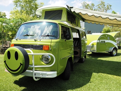 1977 volkswagen kombi campervan