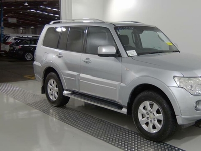 2011 Mitsubishi Pajero Platinum Wagon