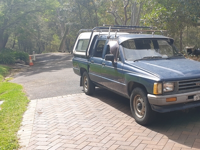 1988 toyota hilux dual cab p/up