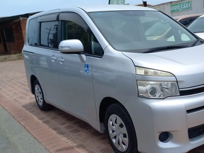 2011 Toyota Voxy People Mover