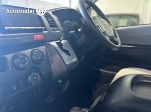 2017 Toyota HiAce Commuter