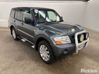 2005 Mitsubishi Pajero