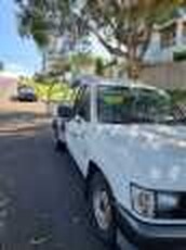 2005 TOYOTA HILUX 5 SP MANUAL C/CHAS