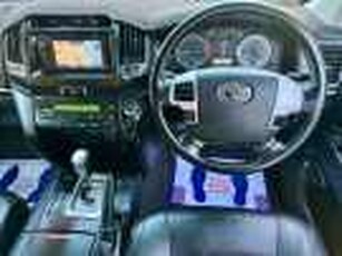 2013 Toyota Landcruiser VDJ200R Altitude Wagon 7st 5dr Spts Auto 6sp 4x4 4.5DTT Premium Silver