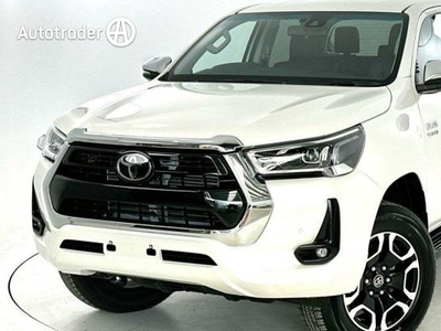 2022 Toyota Hilux SR5 + Premium Interior (4X4) GUN126R