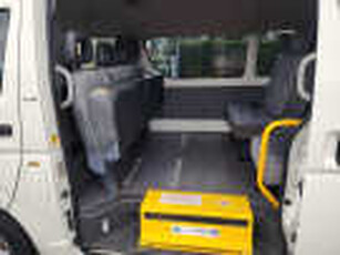 2008 TOYOTA HIACE COMMUTER- WHEEL CHAIR LIFTER AUTOMATIC BUS