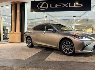 2023 Lexus ES ES300h Luxury Sedan