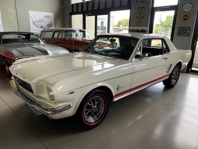 1966 ford mustang v8 automatic fastback