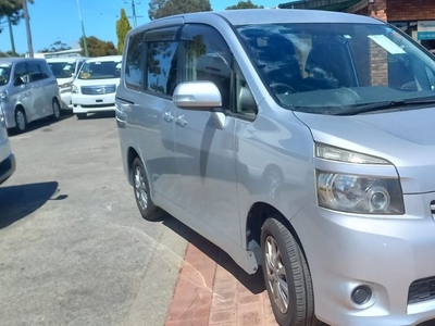 2010 Toyota Voxy People Mover