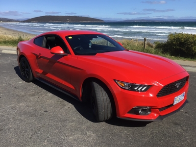 2017 ford mustang fastback 2.3 automatic sedan