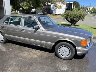 1986 mercedes-benz 420 sel sedan