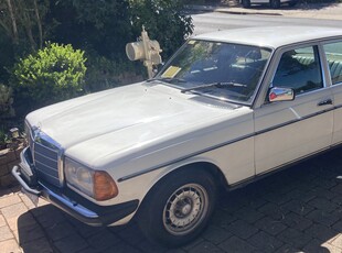 1981 mercedes-benz 300 w123 d sedan