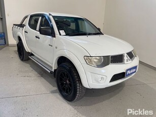 2012 Mitsubishi Triton