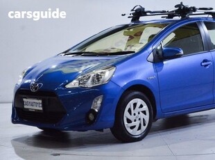 2017 Toyota Prius-C Hybrid NHP10R MY15