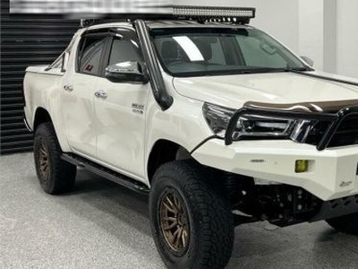 2021 Toyota Hilux SR5 + Premium Interior (4X4) Manual