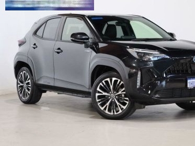2022 Toyota Yaris Cross Urban Hybrid (two-Tone) Automatic