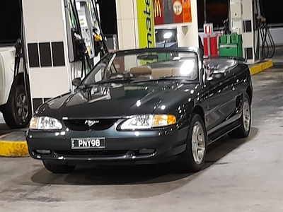 1998 mustang gt v8 convertible