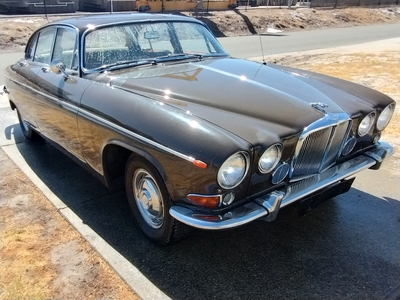 1966 jaguar 420g sedan