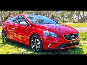 VOLVO V40 T5 R-Design for sale