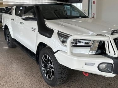 2021 Toyota Hilux SR5 + Premium Interior (4X4) Automatic