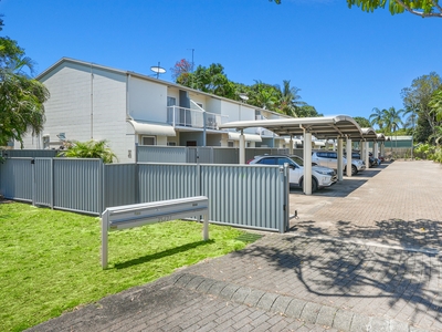 WALKING DISTANCE TO THE BEACH | NEAT AS A PIN | TWO BEDROOM TOWNHOUSE