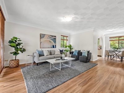 Under Contract! Spacious Two Story Unit, Walking Distance to Nundah Village