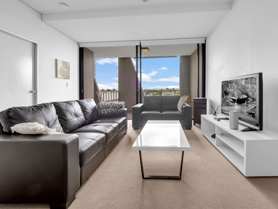 Stunning and spacious two-bedroom apartment located in the highly sought-after Woolloongabba!