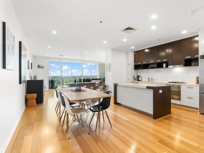 Stunning Executive North Facing Apartment With Adelaide's Best Views!