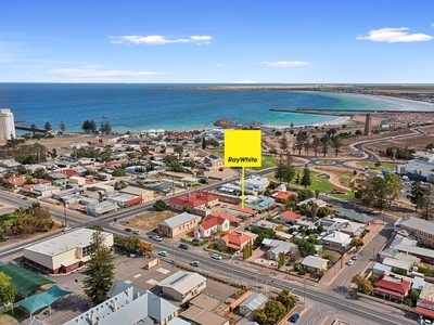 Easy Living or Great Rental In the Heart of Wallaroo