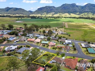 Residential Block in Quiet Location