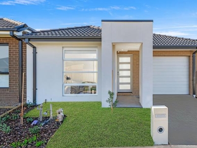 3 Bedroom Detached House Mambourin VIC For Sale At