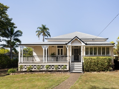 Iconic Queenslander, Endless Potential on 908sqm