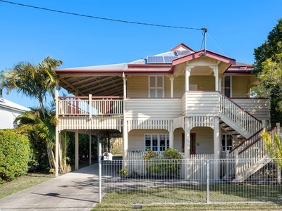 137 Armstrong Road, Cannon Hill, QLD 4170