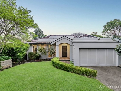 16 Chaucer Crescent, Canterbury, VIC 3126