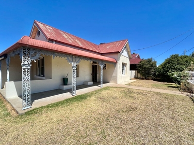 5 Cecile Street, Parkes NSW 2870 - House For Lease