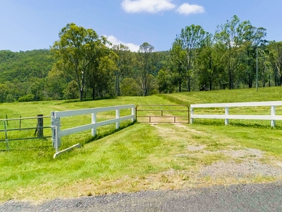 Peaceful Private Estate 107+ Acres with Panoramic Views