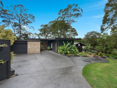 12 Mattes Way, Bomaderry, NSW 2541