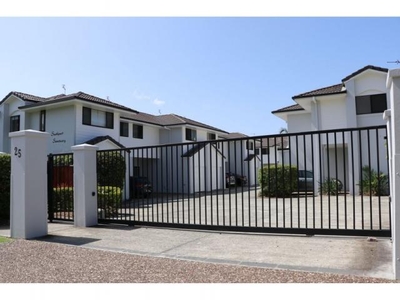 3 bedroom, Southport QLD 4215