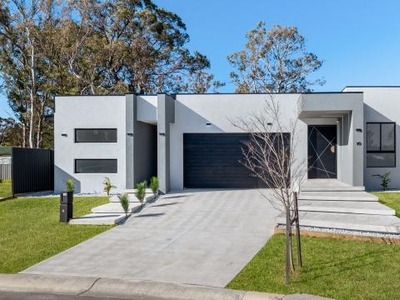 7 Bedroom Detached House Tahmoor NSW For Sale At