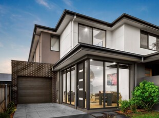 Contemporary Townhouse in Sought-After Location