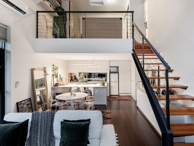 Impressive New York Style Loft Apartment With Balcony