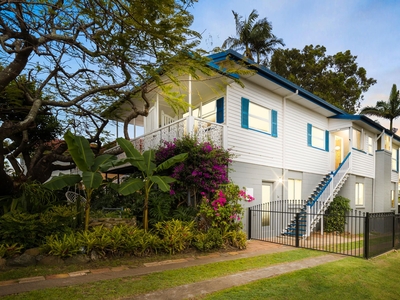Sublime Living! Dual Living Potential with Bay Views on a Huge Block