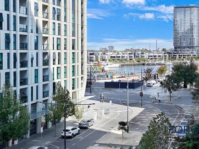 Luxury Waterfront Living in Docklands