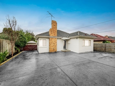 982 Centre Road, Oakleigh South, VIC 3167