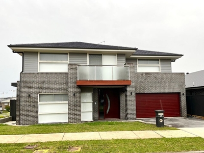 28 Headingley Avenue, North Kellyville NSW 2155 - House For Lease