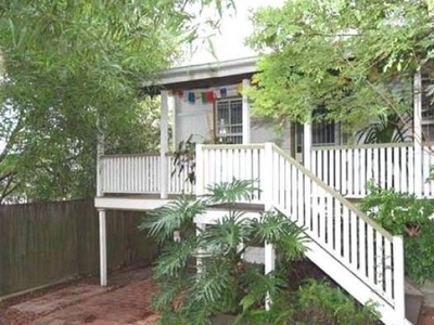 Beautiful Character Cottage in Kelvin Grove