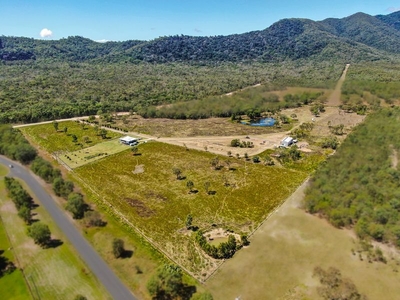 18 Mungumby Road, Rossville, QLD 4895